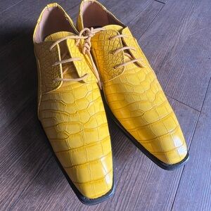 yellow men's lace-up oxford shoes alligator or crocodile print dress shoes
